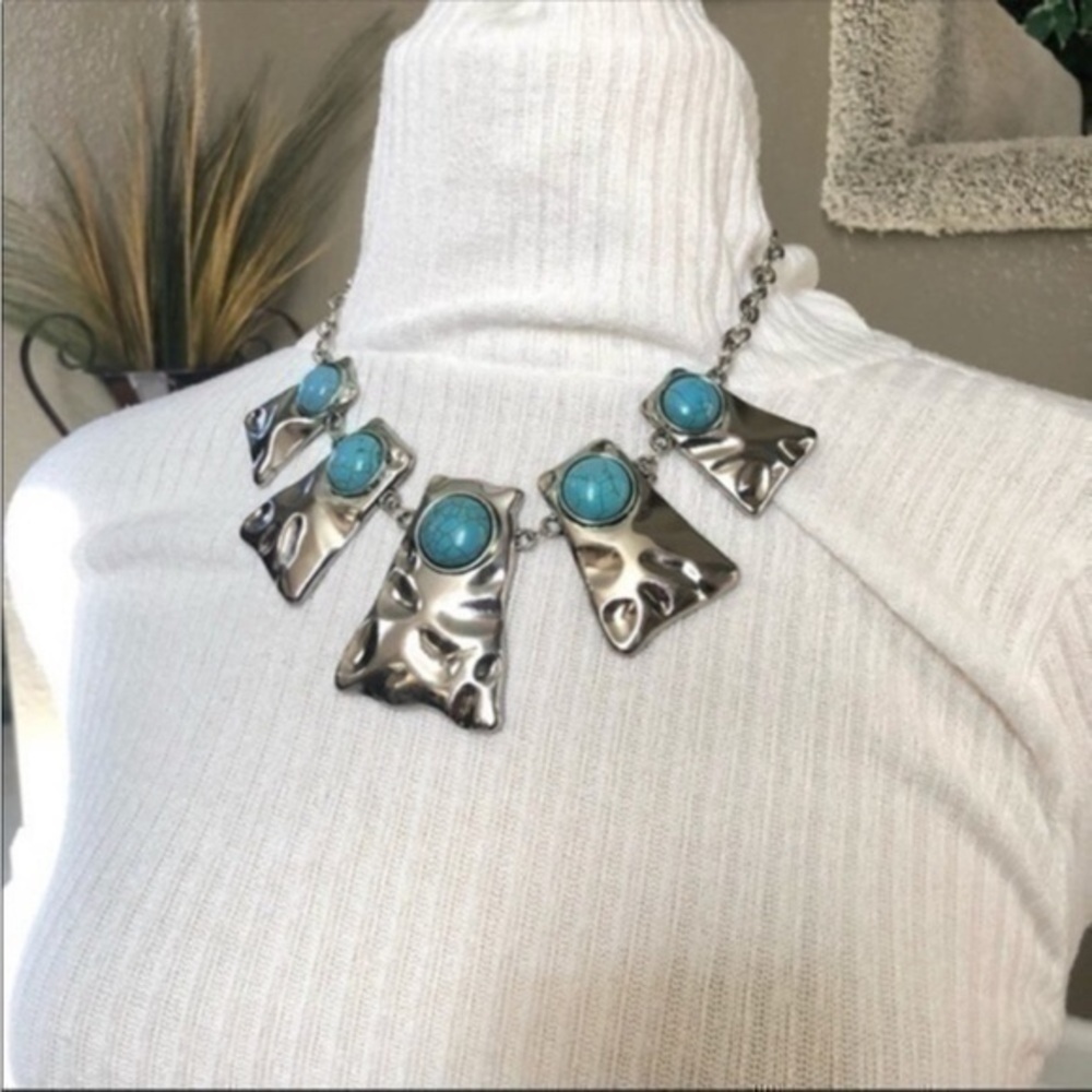 Necklace Bib Chunky Turquoise Stones Silver Tone